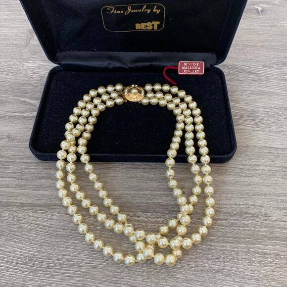 Vintage Mallorca Jewelry The First Lady Collection 3 Strand Faux Pearl Necklace - Picture 2 of 7